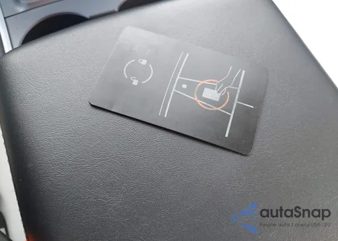 2023 Tesla Model Y Awd/Long Range Dual Motor All-Wheel Drive z USA, uszkodzony, nr VIN 7SAYGDEE7PF625553